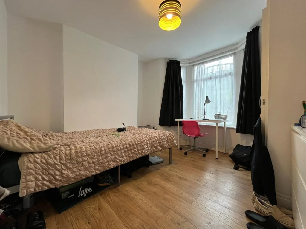 7 bedroom terraced house for rent