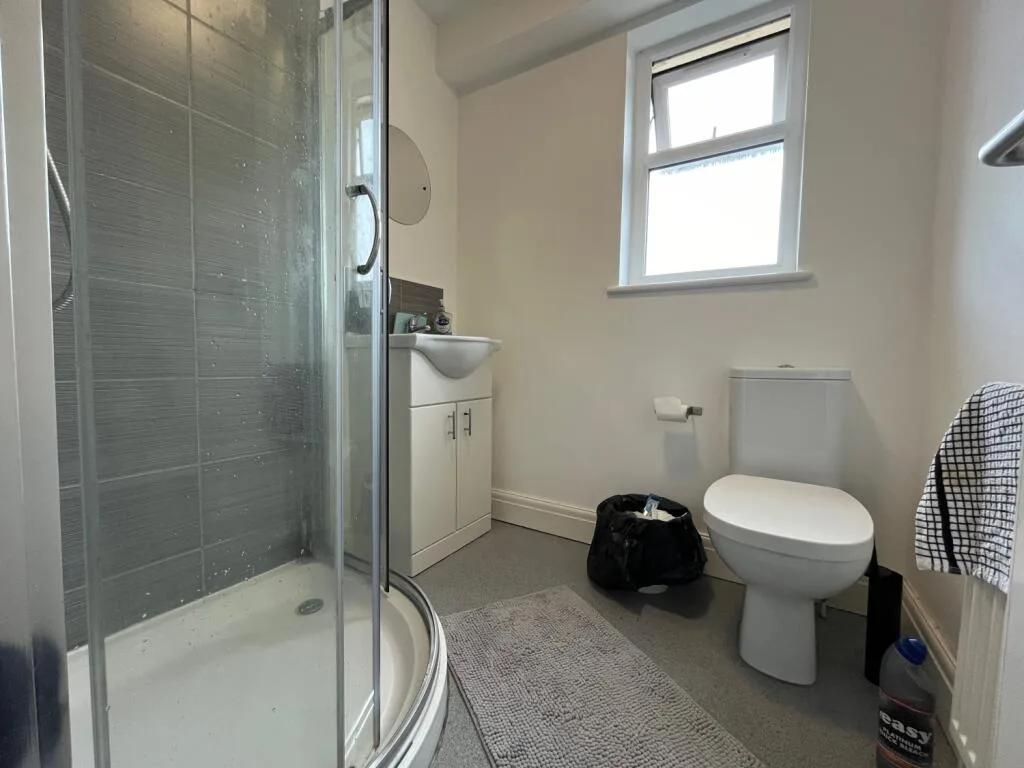 7 bedroom terraced house for rent