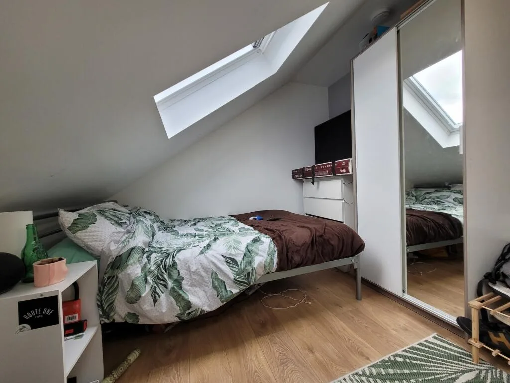 8 bedroom end of terrace house for rent