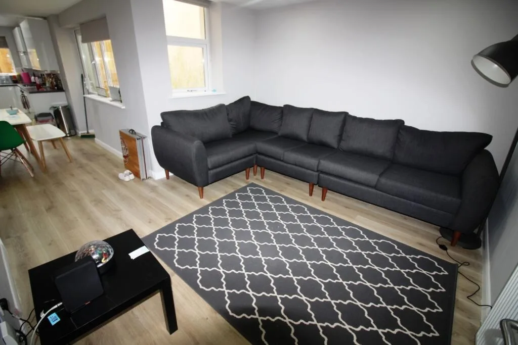 7 bedroom terraced house for rent
