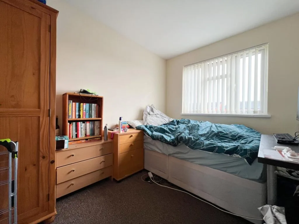 7 bedroom terraced house for rent