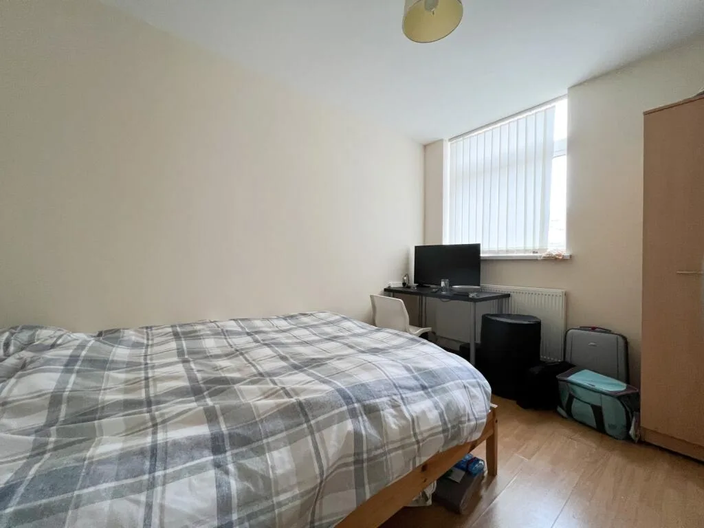 7 bedroom terraced house for rent