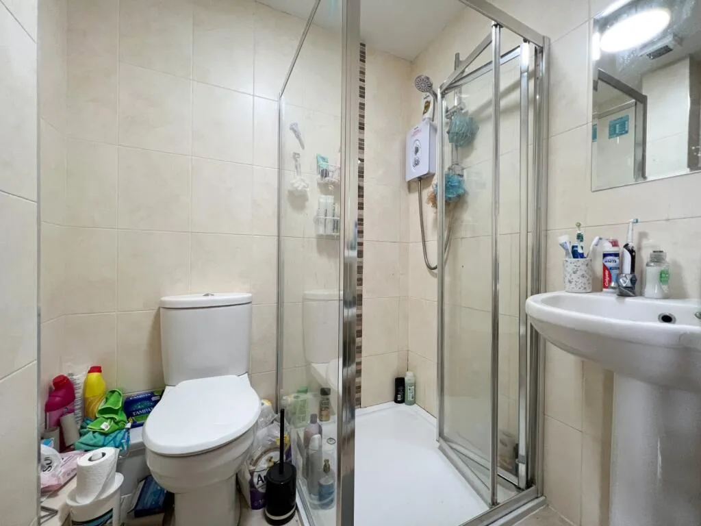 7 bedroom terraced house for rent
