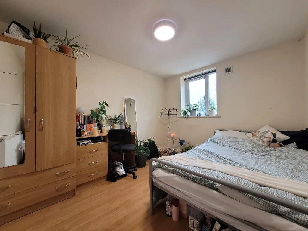 7 bedroom terraced house for rent