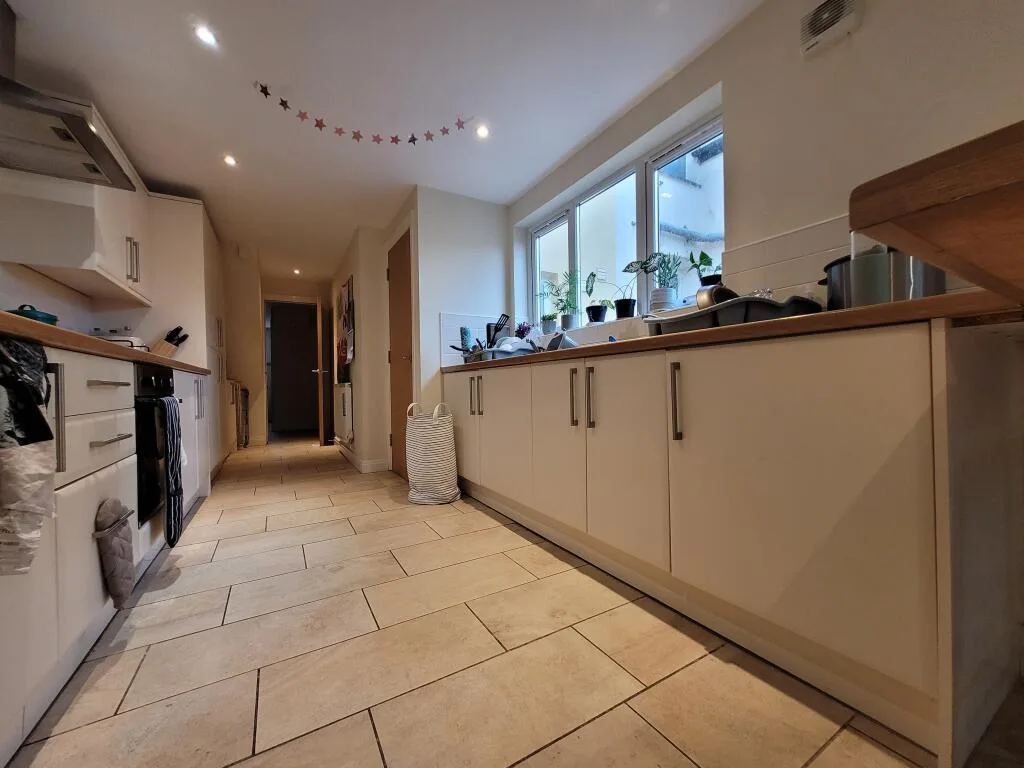 7 bedroom terraced house for rent
