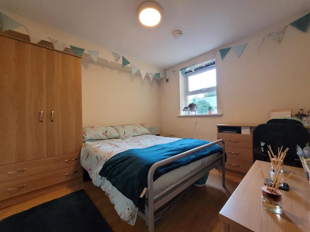 7 bedroom terraced house for rent