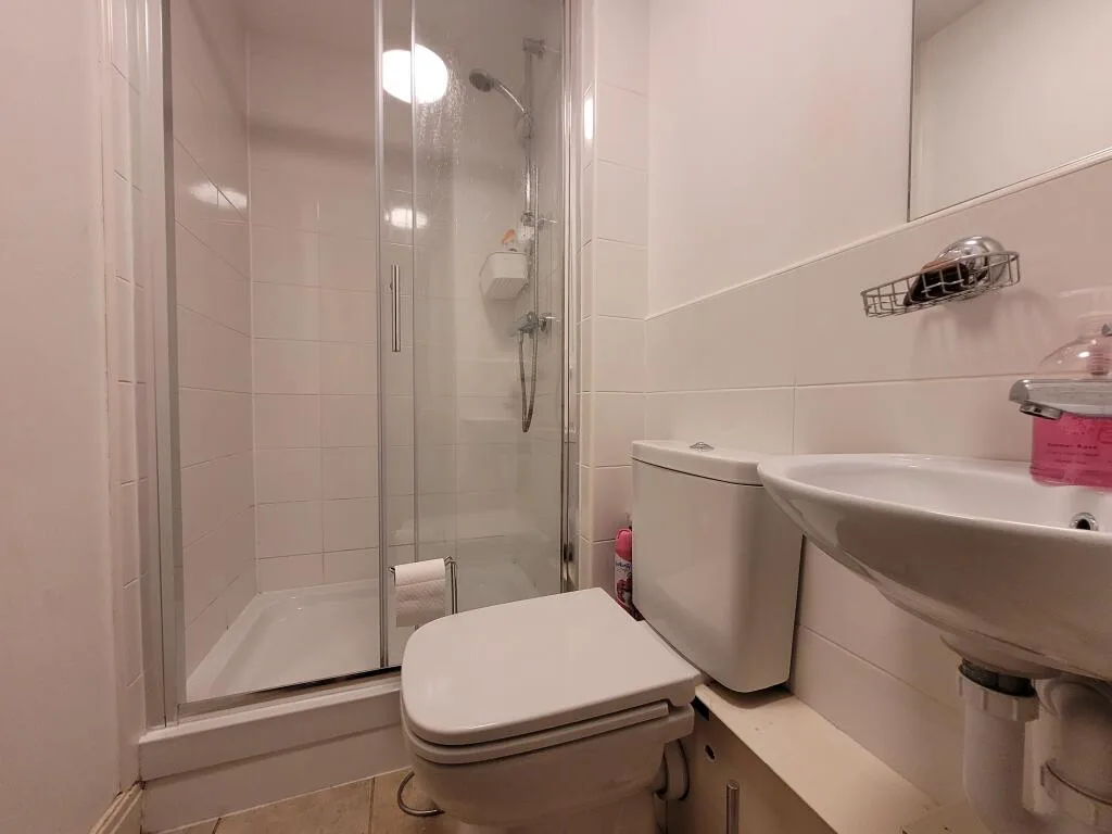 7 bedroom terraced house for rent