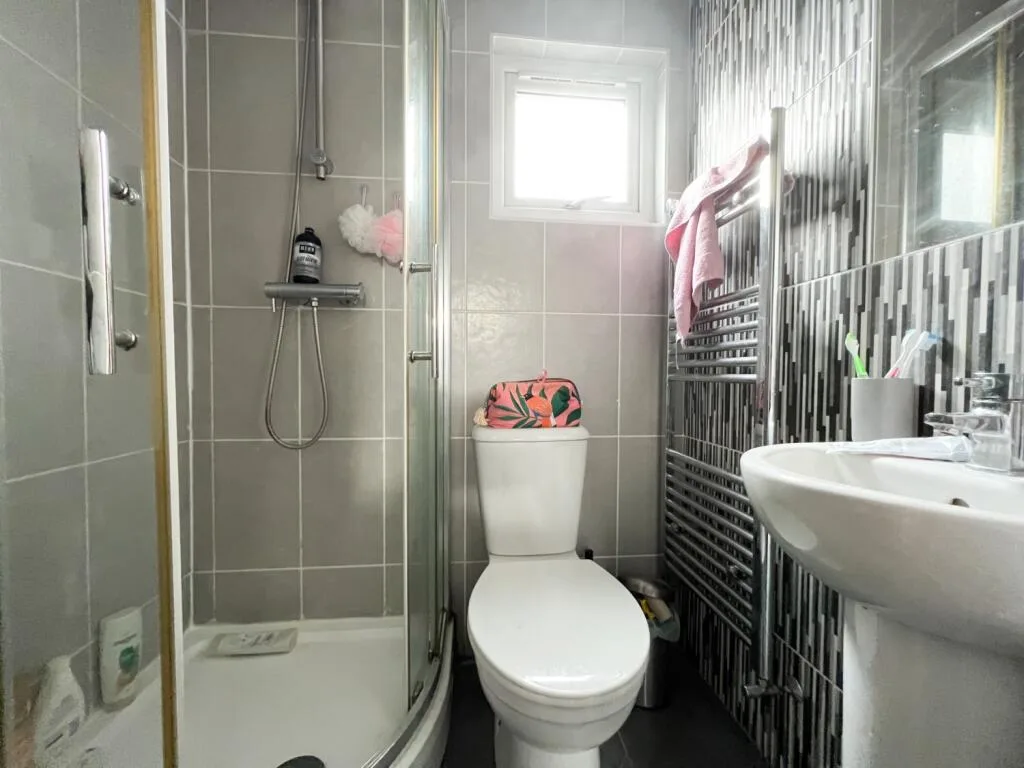 8 bedroom terraced house for rent