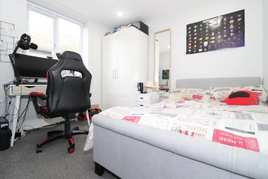 6 bedroom flat for rent