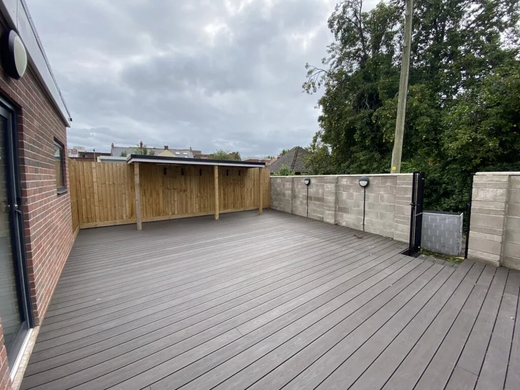 6 bedroom flat for rent