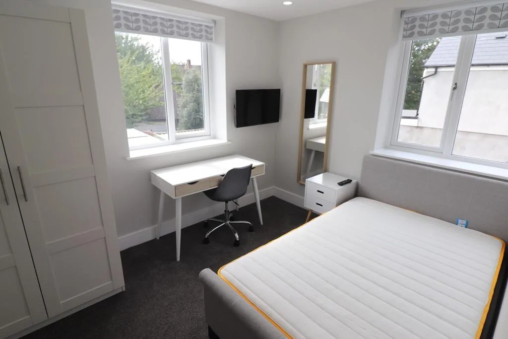 6 bedroom flat for rent