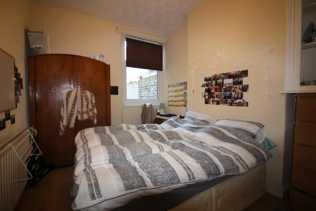 5 bedroom terraced house for rent
