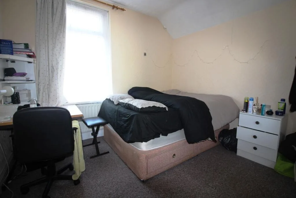 5 bedroom terraced house for rent