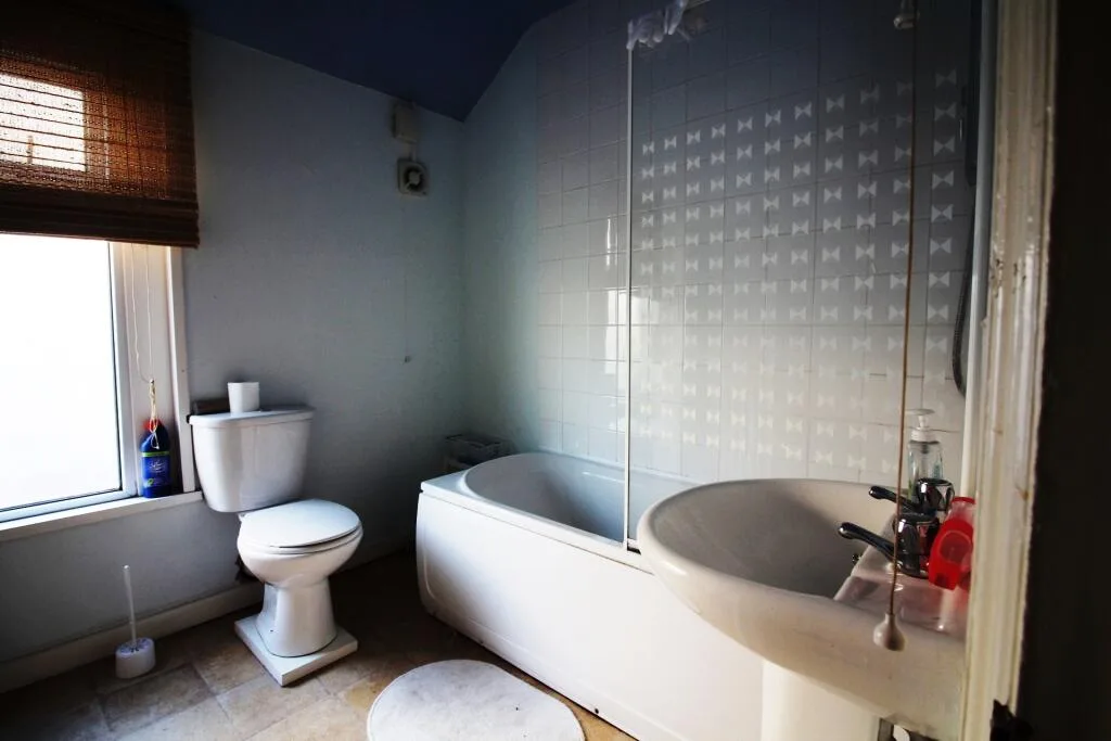 5 bedroom terraced house for rent