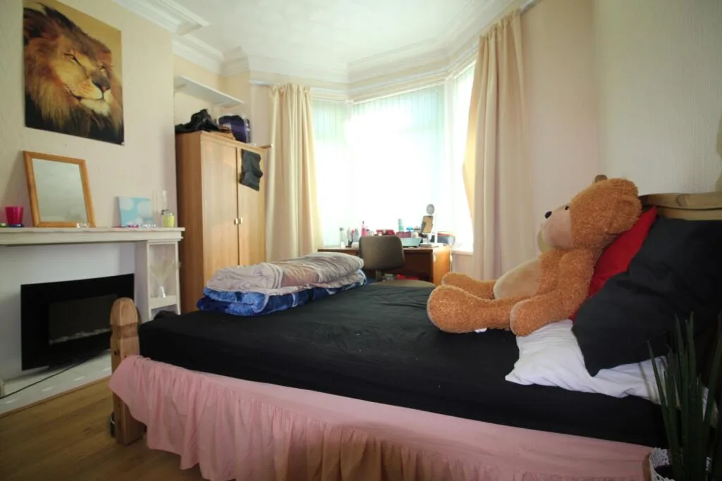 5 bedroom terraced house for rent