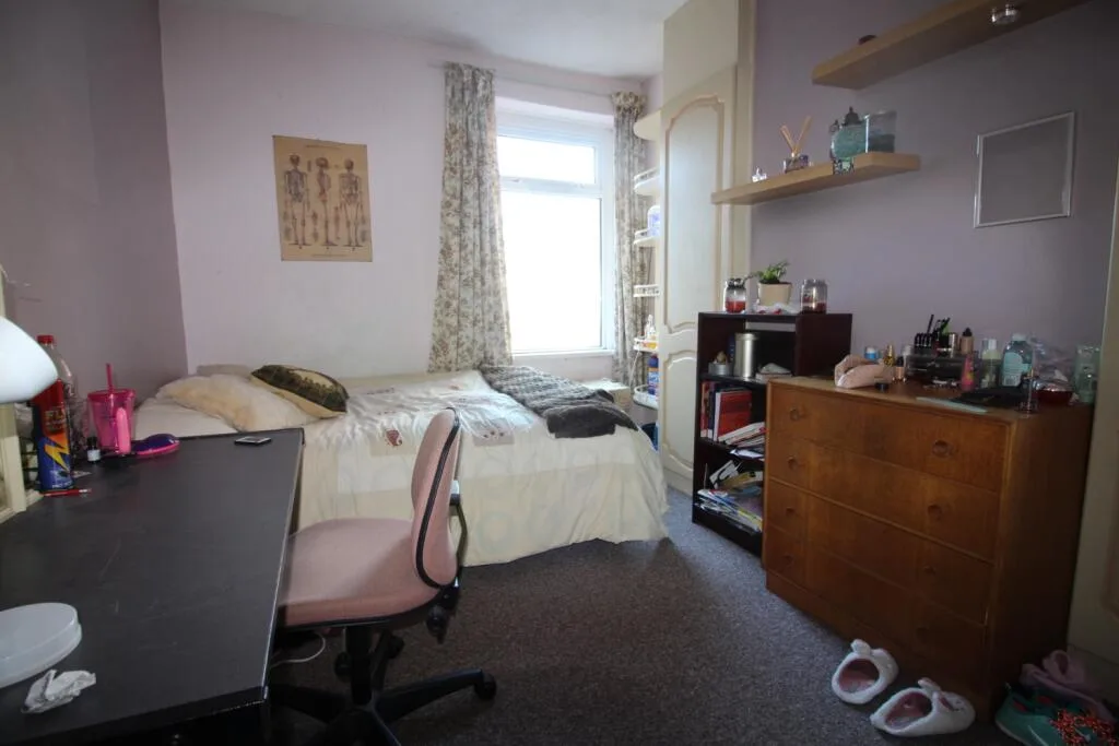 5 bedroom terraced house for rent