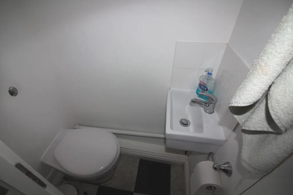 5 bedroom terraced house for rent