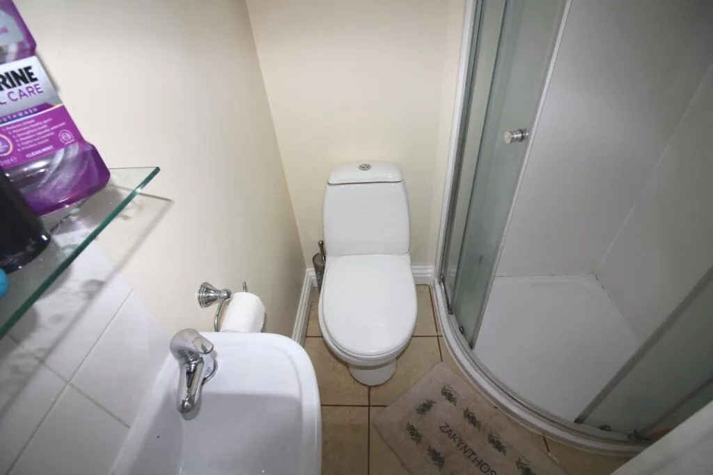 5 bedroom terraced house for rent
