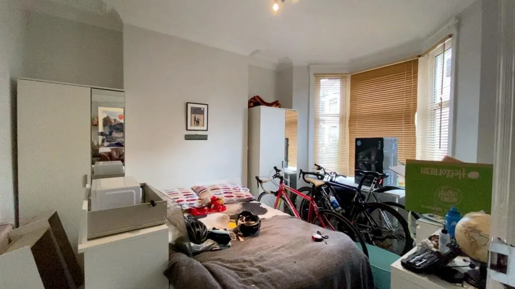 6 bedroom terraced house for rent