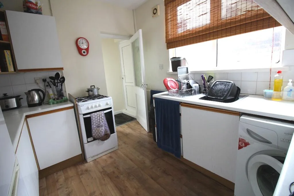 3 bedroom end of terrace house for rent