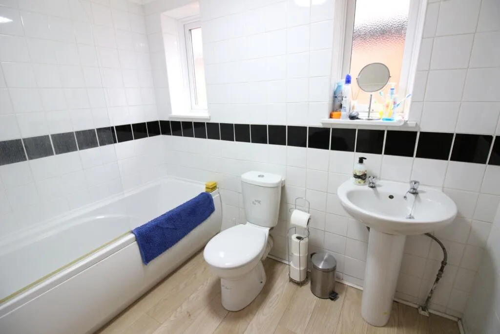 5 bedroom terraced house for rent