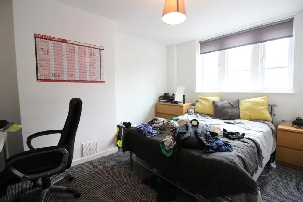 5 bedroom terraced house for rent