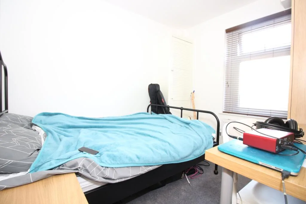 6 bedroom terraced house for rent