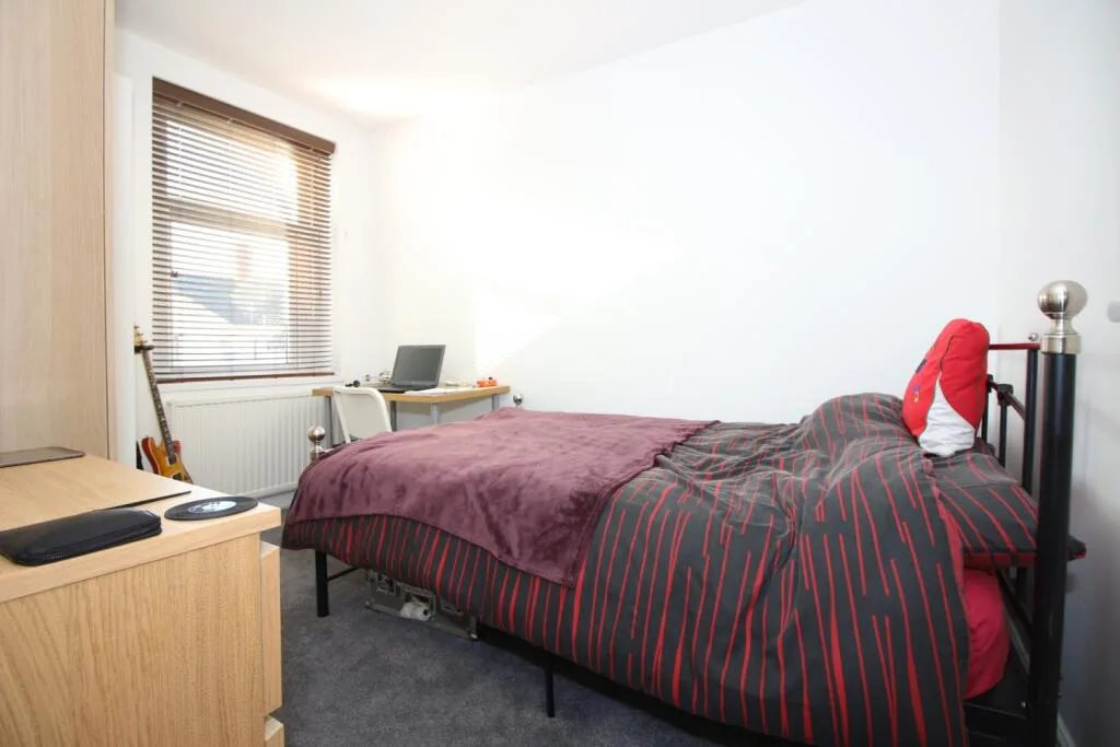 6 bedroom terraced house for rent