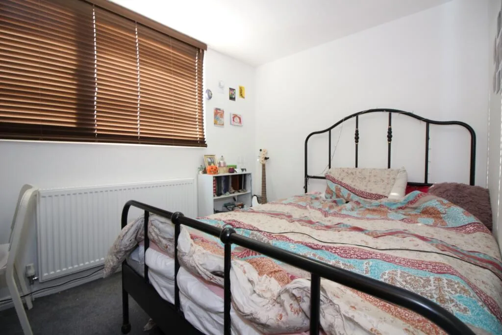 6 bedroom terraced house for rent