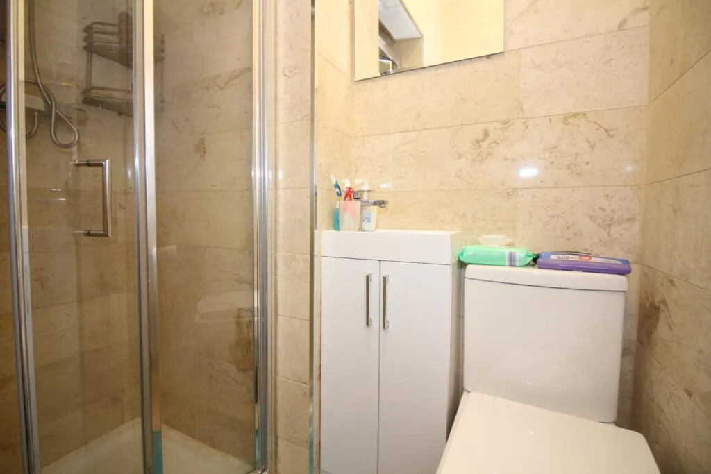 6 bedroom terraced house for rent