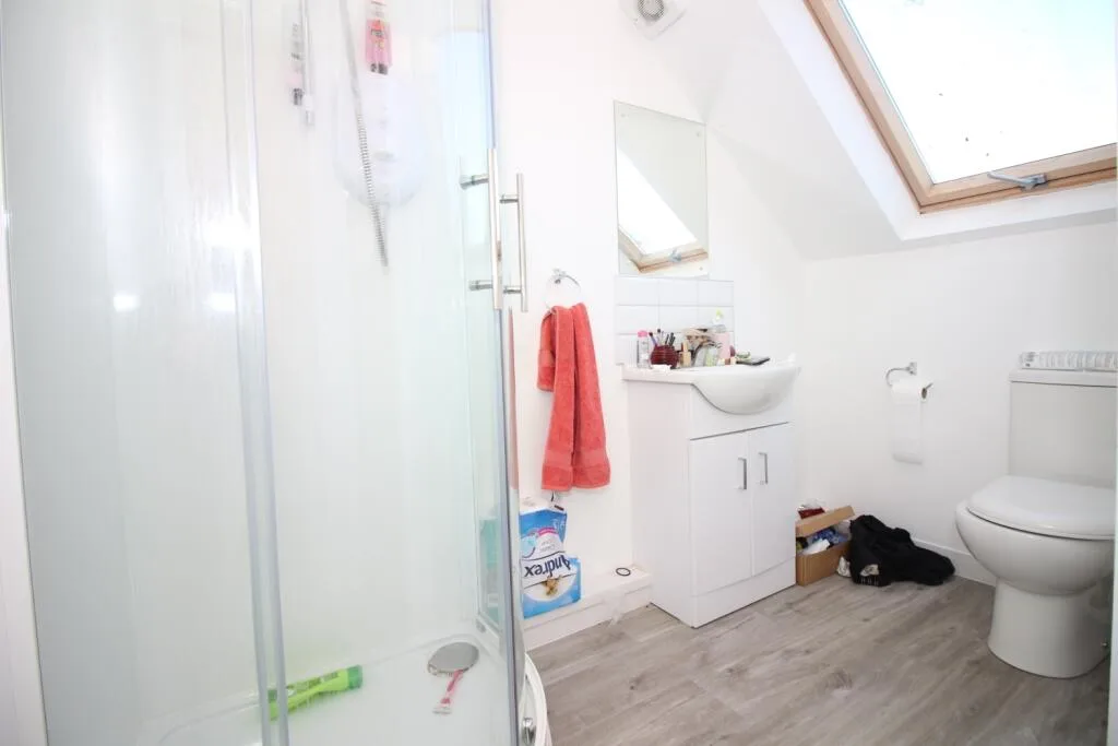 6 bedroom terraced house for rent