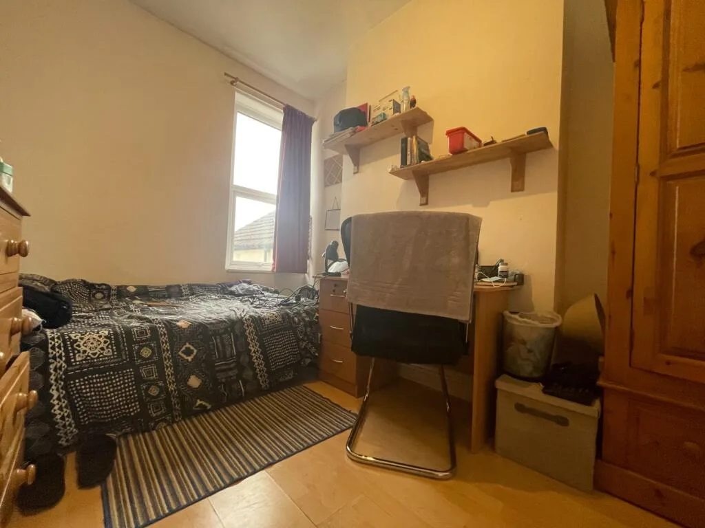 5 bedroom terraced house for rent