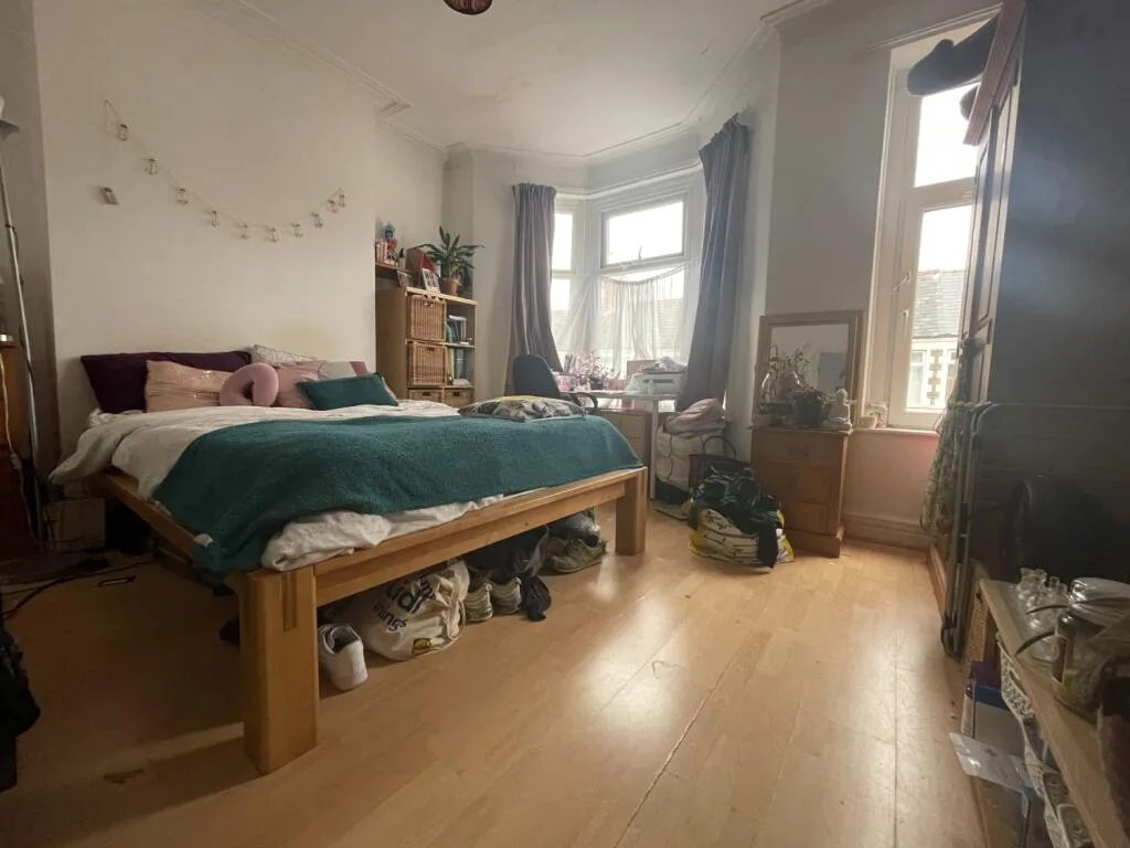 5 bedroom terraced house for rent