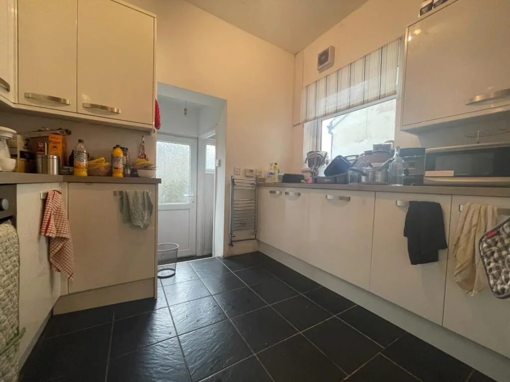 5 bedroom terraced house for rent