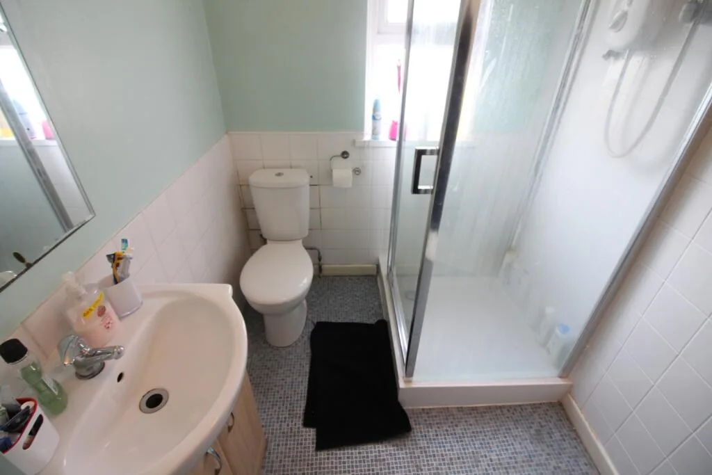 5 bedroom terraced house for rent
