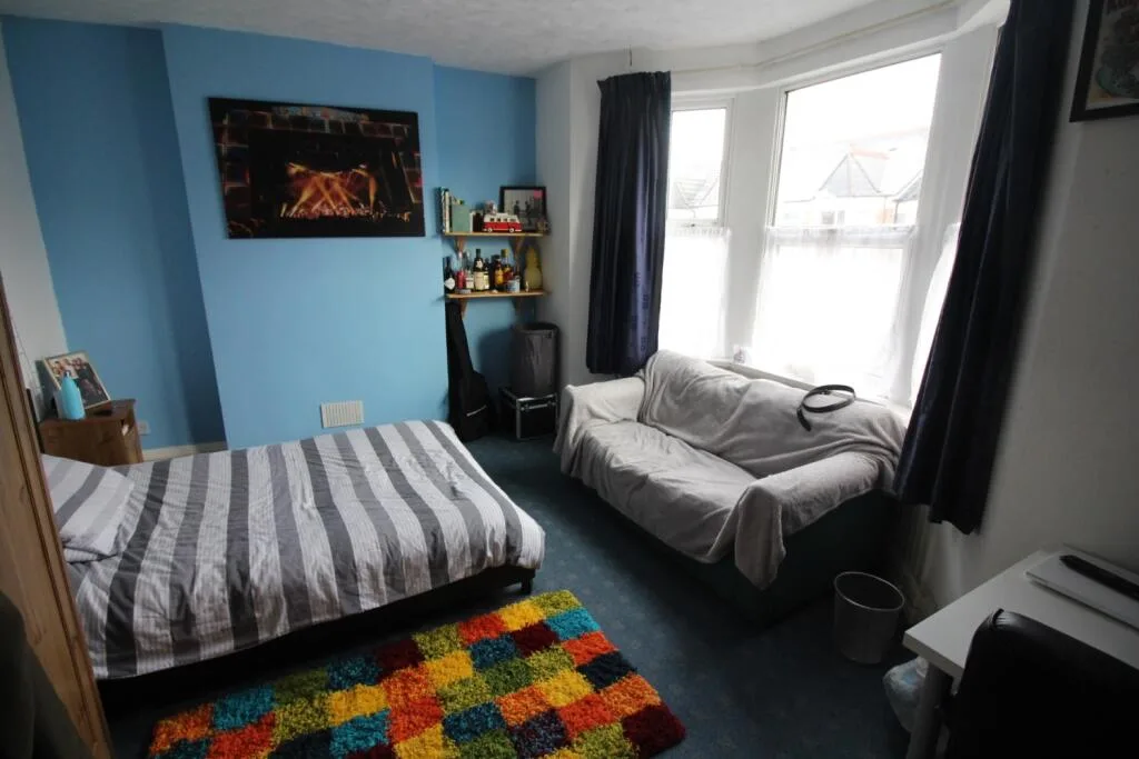 5 bedroom terraced house for rent