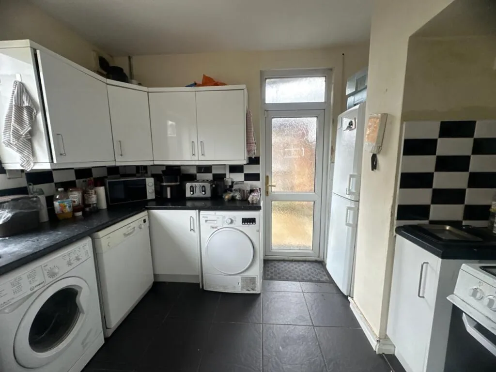 5 bedroom terraced house for rent