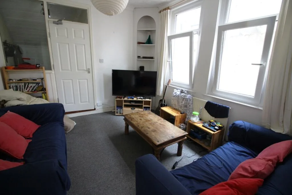 5 bedroom house for rent