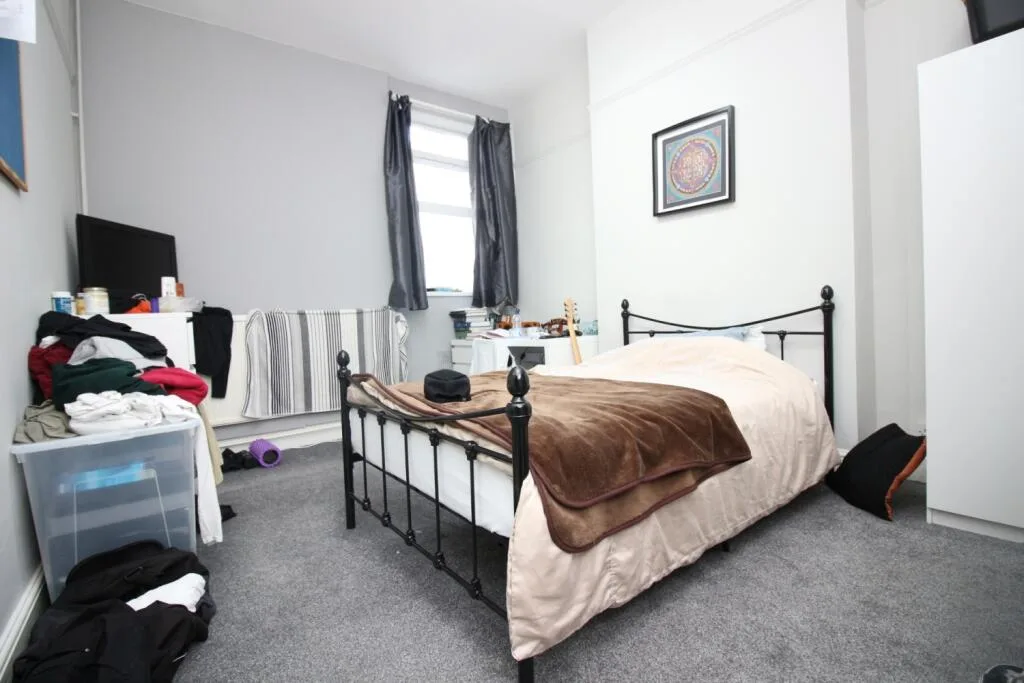 6 bedroom terraced house for rent