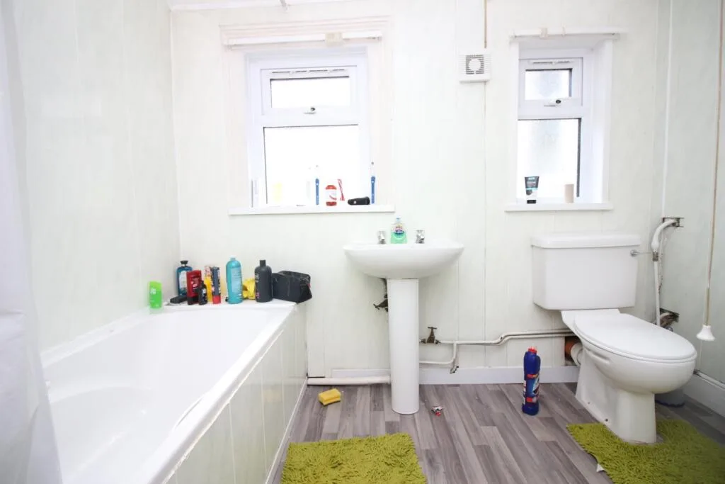6 bedroom terraced house for rent