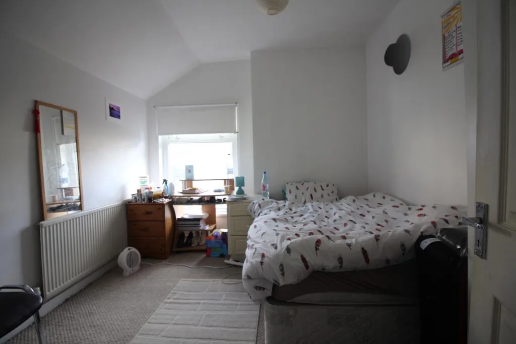 5 bedroom end of terrace house for rent