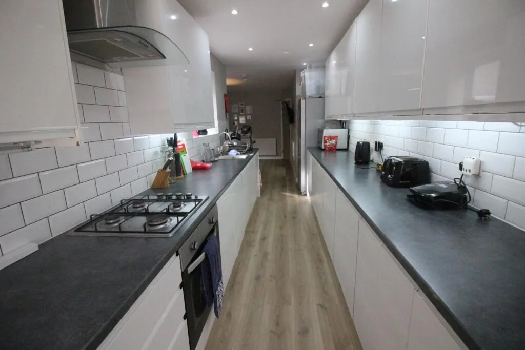 6 bedroom terraced house for rent