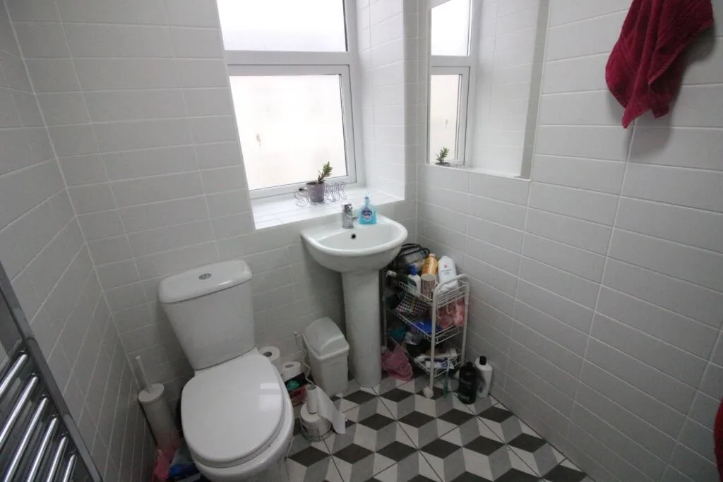 6 bedroom terraced house for rent