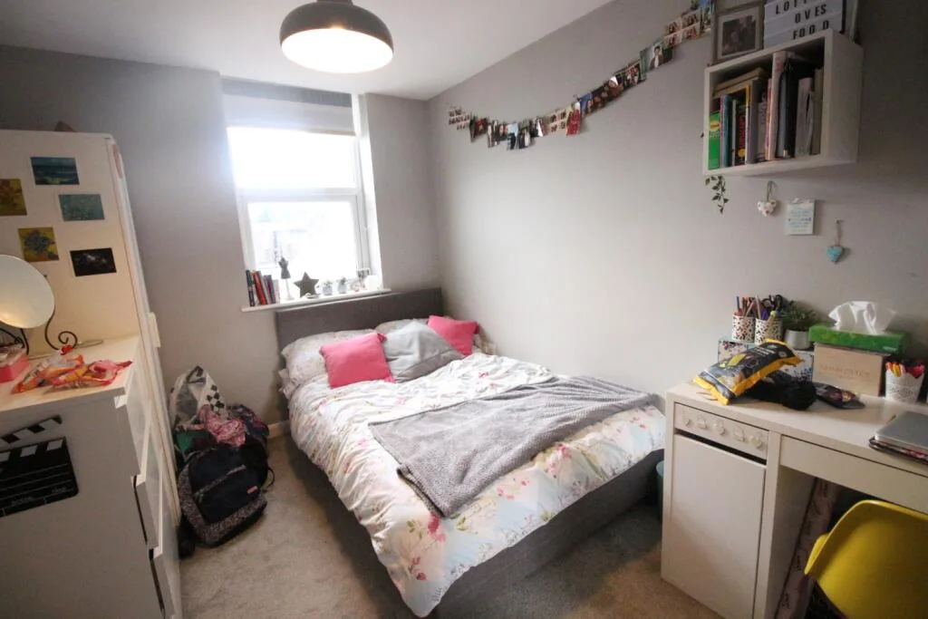 6 bedroom terraced house for rent