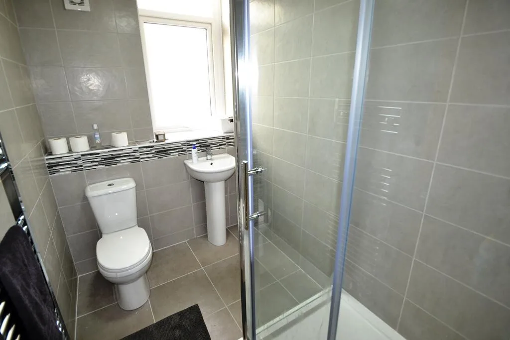 6 bedroom terraced house for rent