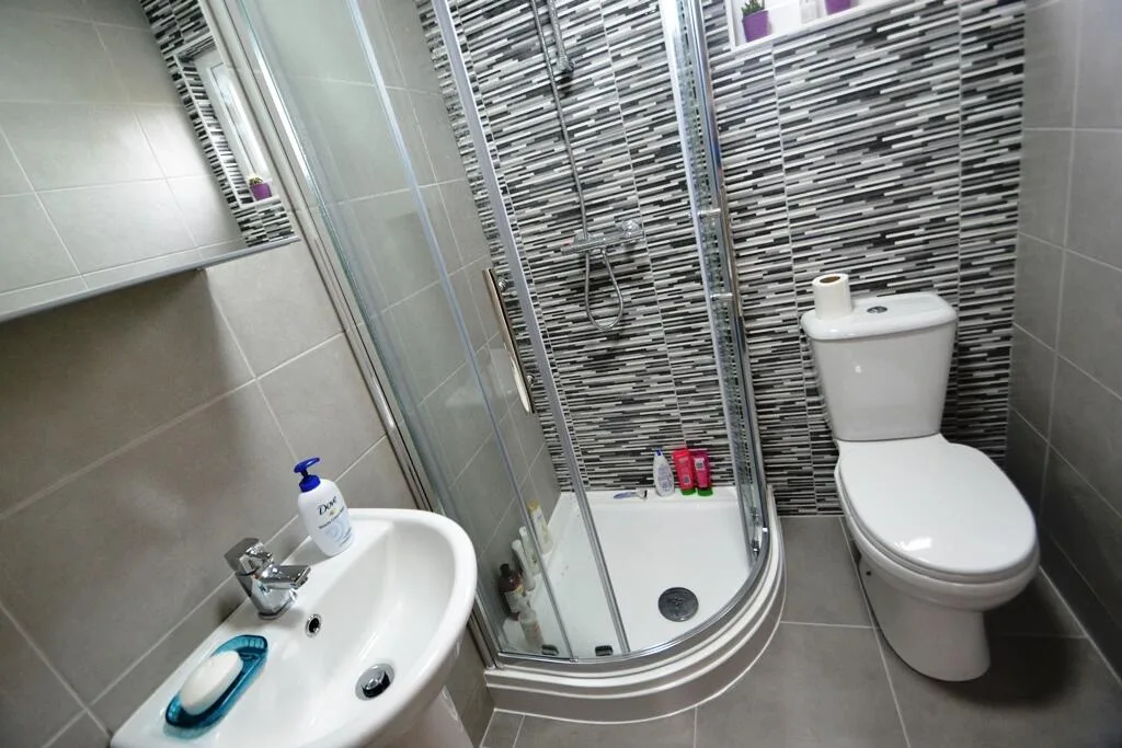 6 bedroom terraced house for rent