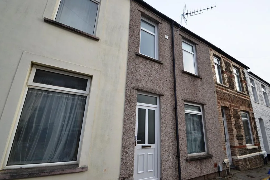 6 bedroom terraced house for rent