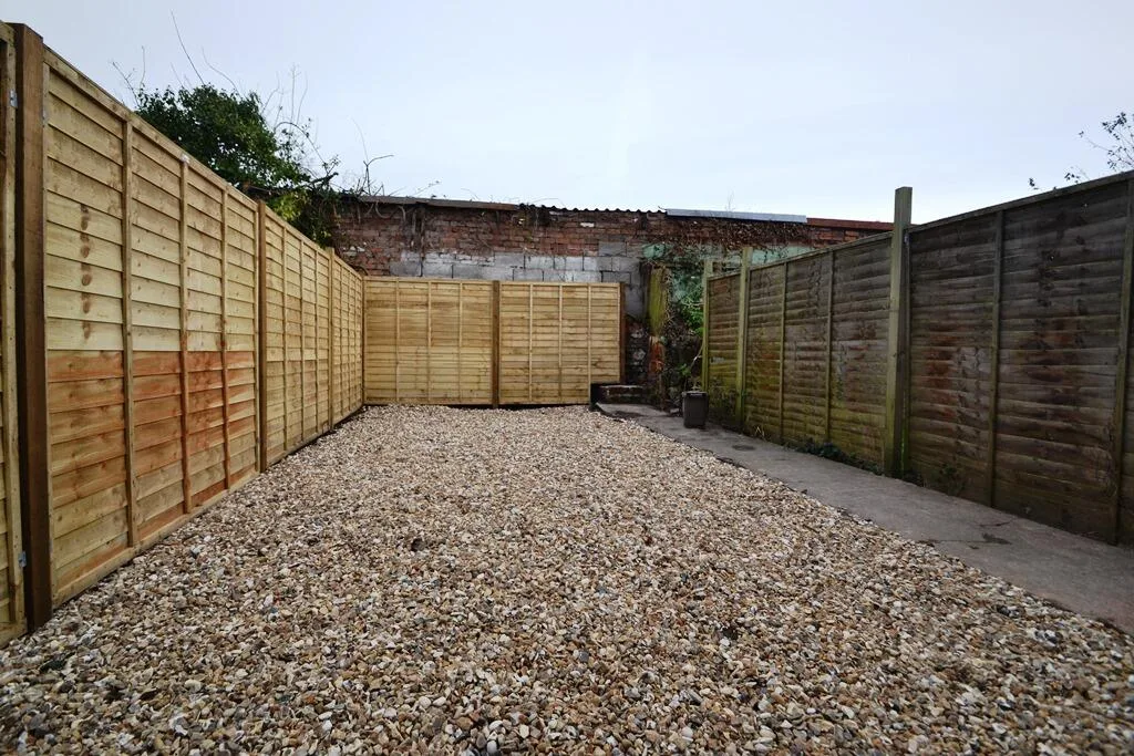 6 bedroom terraced house for rent