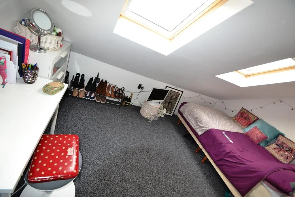 6 bedroom terraced house for rent