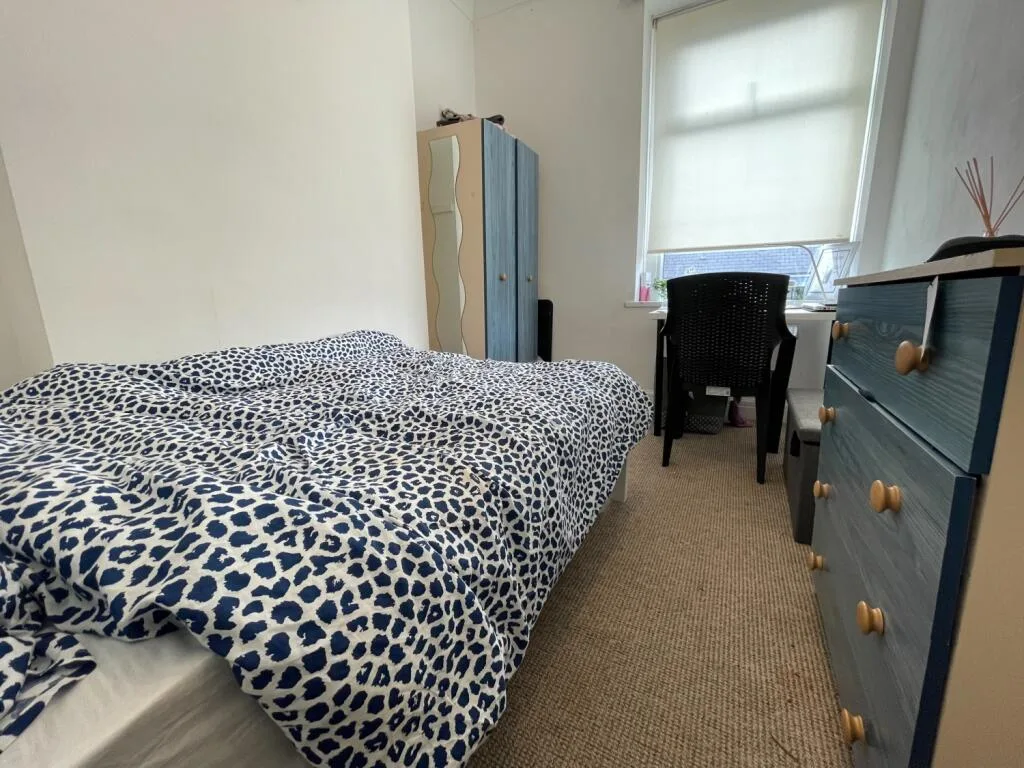 6 bedroom terraced house for rent